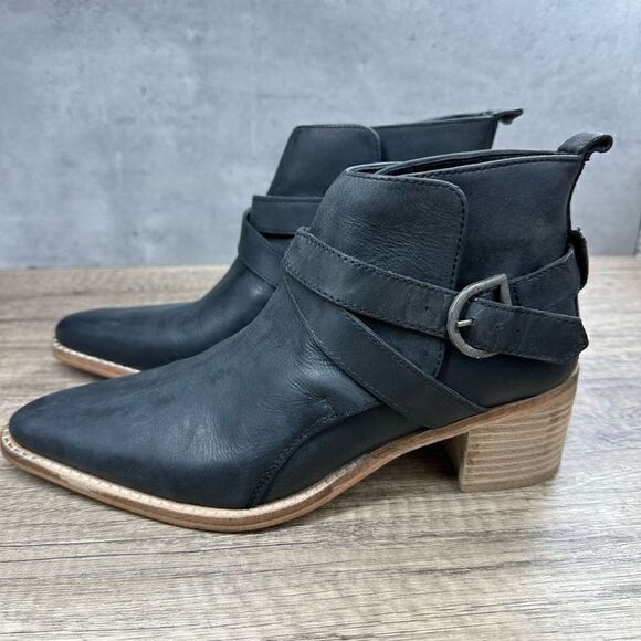 Free People Back Loop Ankle Black Leather Bootie~Size 38/7.5